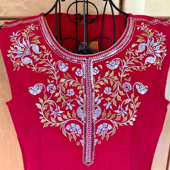 Aurelia red sleeveless embroidered Top from India size Medium - Picture 2 of 8